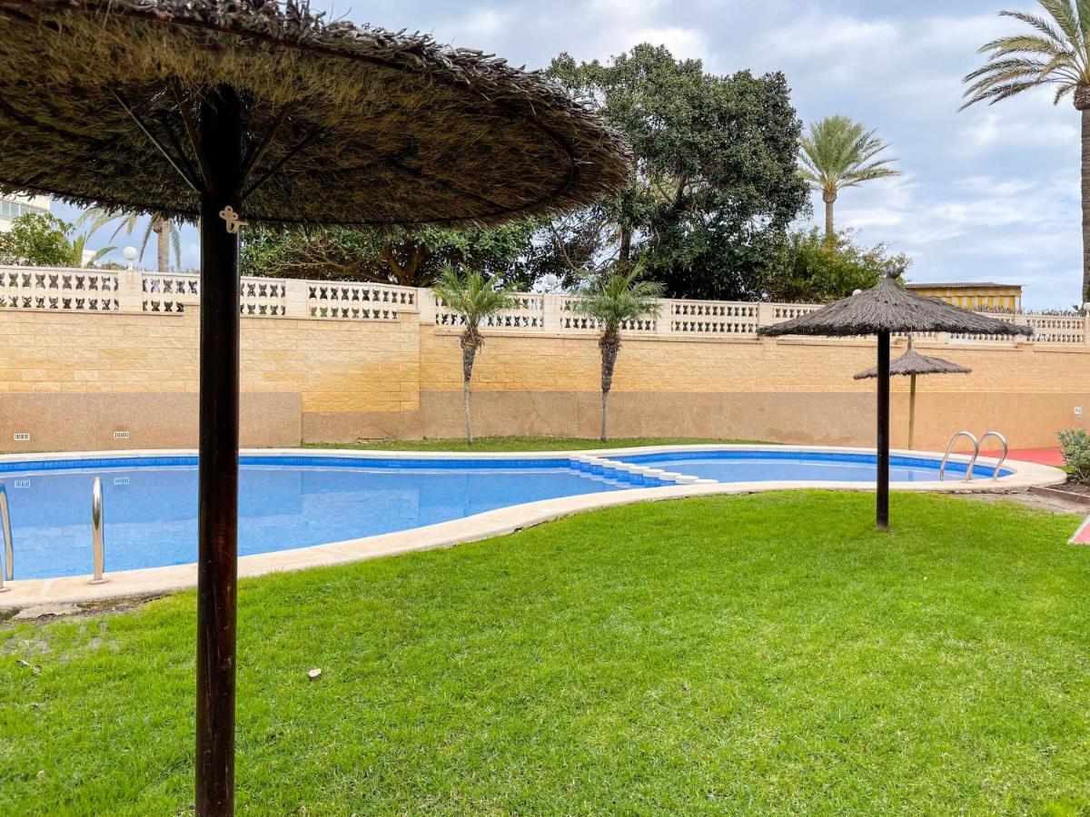 Apartamento Con Gran Patio A 1 Min De La Playa El Campello Esterno foto